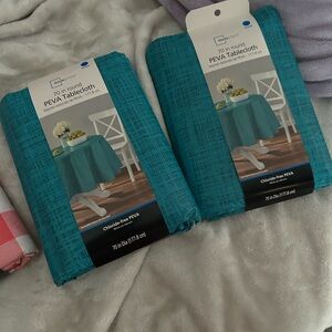 Mainstays Turquoise PEVA Round Tablecloth